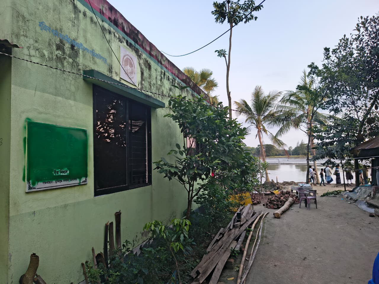 শেষ বয়সে আশ্রয় হারানোর শঙ্কায় মুক্তিযোদ্ধা সামছুল হক