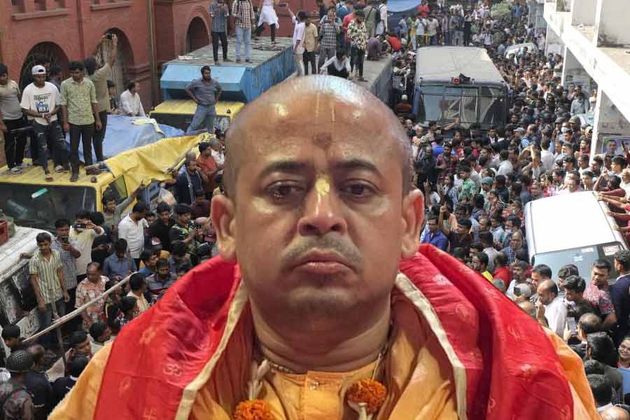 চিন্ময় দাসের ৩ আবেদন খারিজ, ফের শুনানি ২৪ জুন
